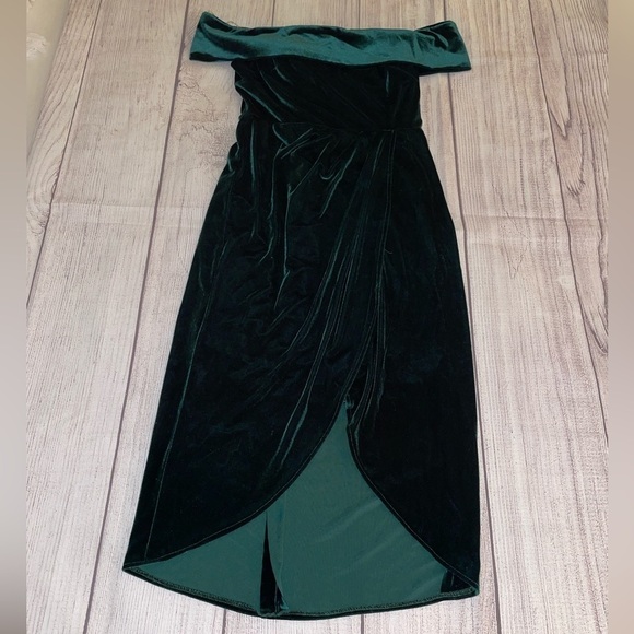 JJ’s HOUSE Women’s Green Velvet Holiday Christmas Dress Size Medium - Picture 8 of 8